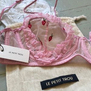 Le Petite Trou Underwire Heart Bra with Strawberry Embroidery